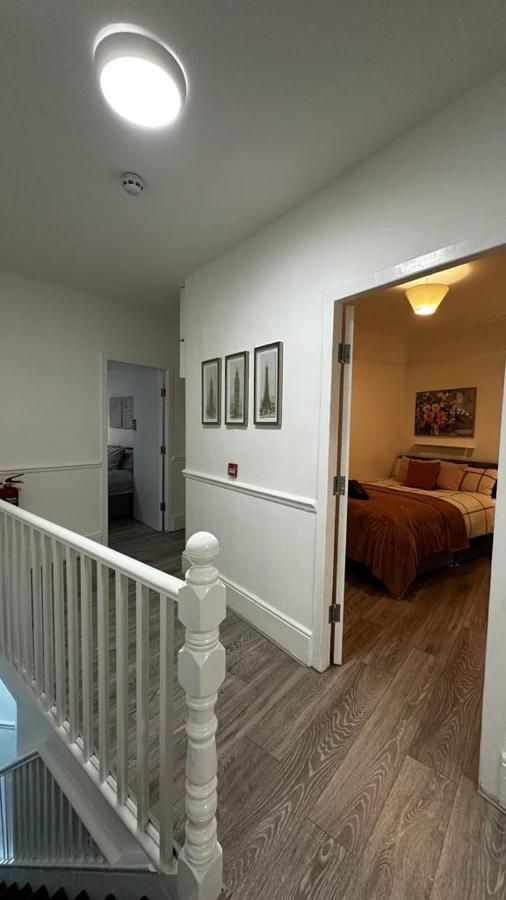 Wandsworth Guest Rooms 64 London Exterior photo