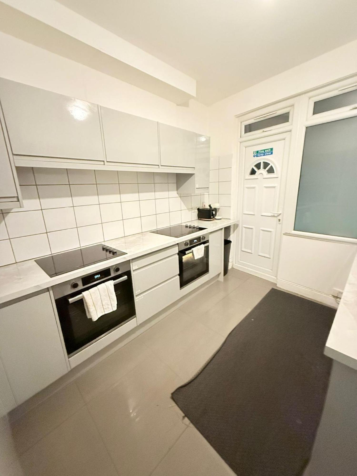 Wandsworth Guest Rooms 64 London Exterior photo