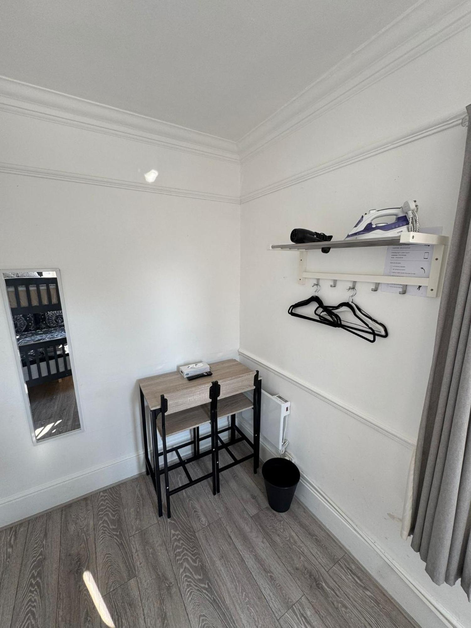 Wandsworth Guest Rooms 64 London Exterior photo