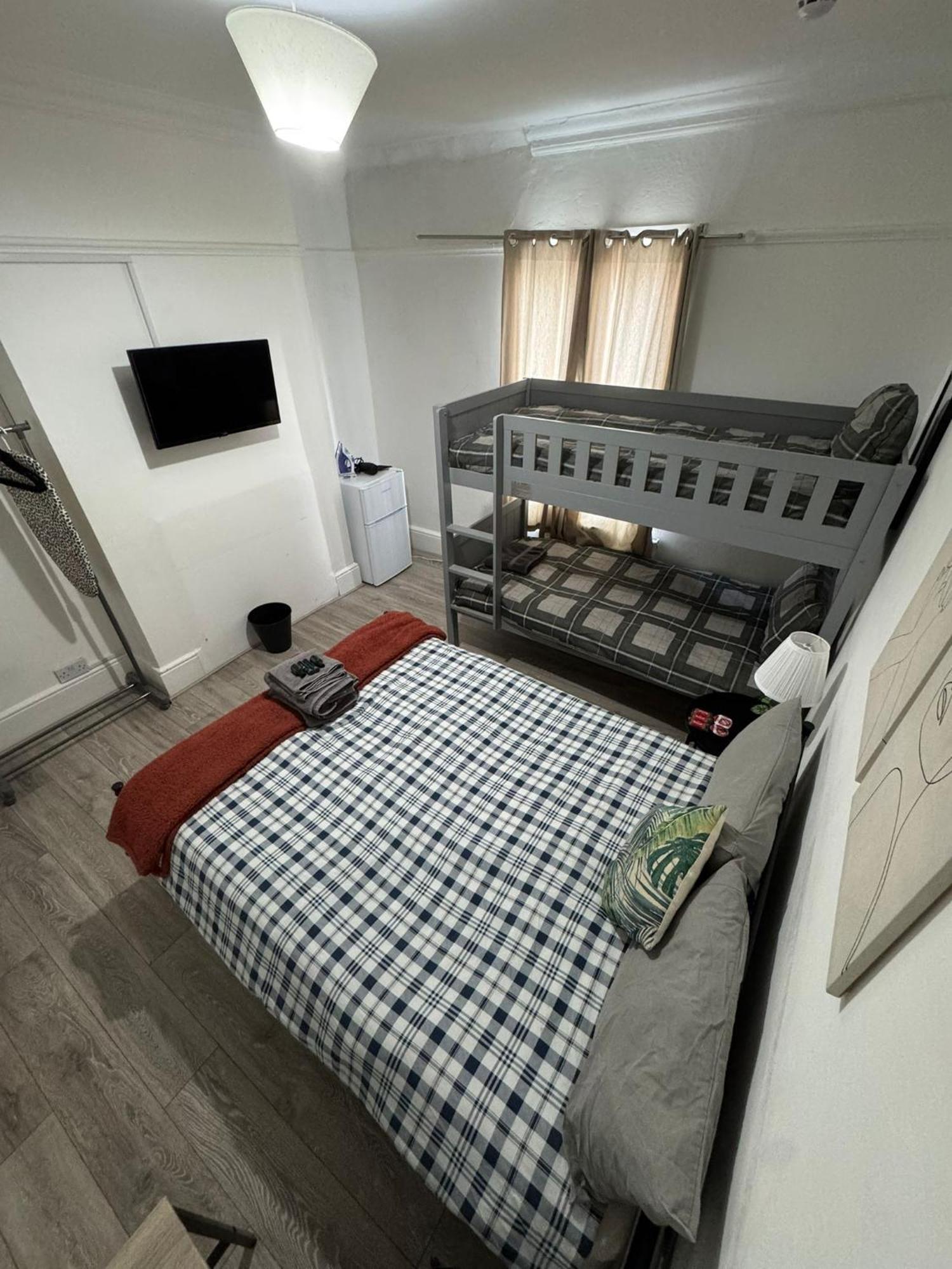 Wandsworth Guest Rooms 64 London Exterior photo